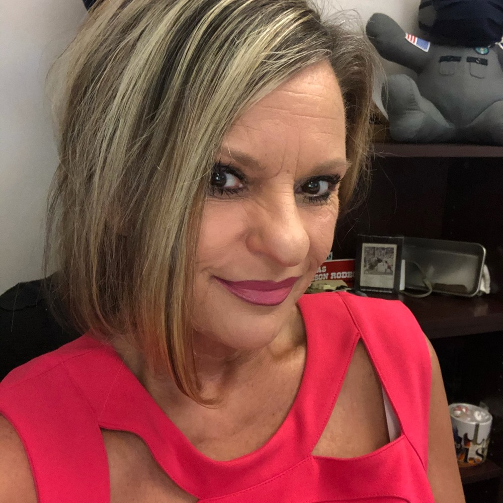 Meet your Posher, Gina